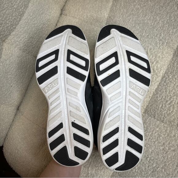 APL Women's Ascend Sneaker in Black / White - Picture 8 of 8